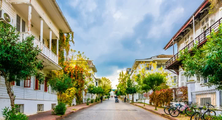 Büyükada Çankaya Caddesinin Tarihi Köşkleri