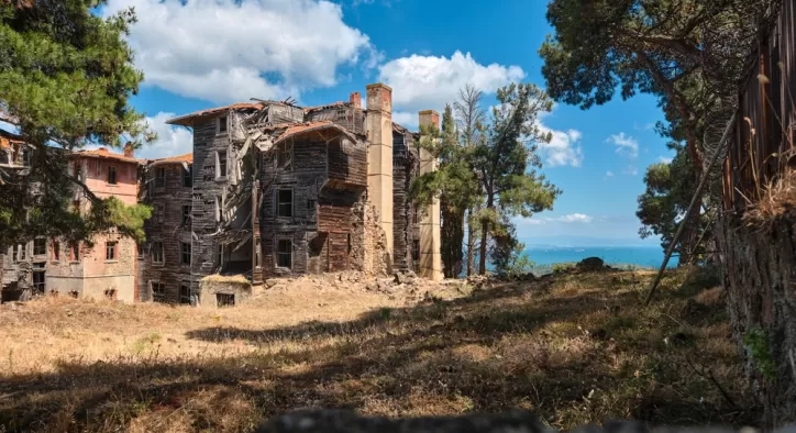 Büyükada Rum Yetimhanesi: Tarihin Sessiz Tanığı