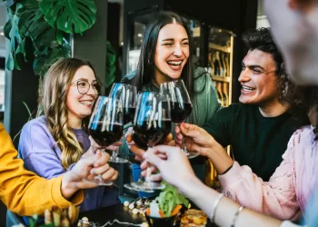 Büyükada Şarap Mekanları: Şarap Tutkunları İçin En Özel Mekanlar